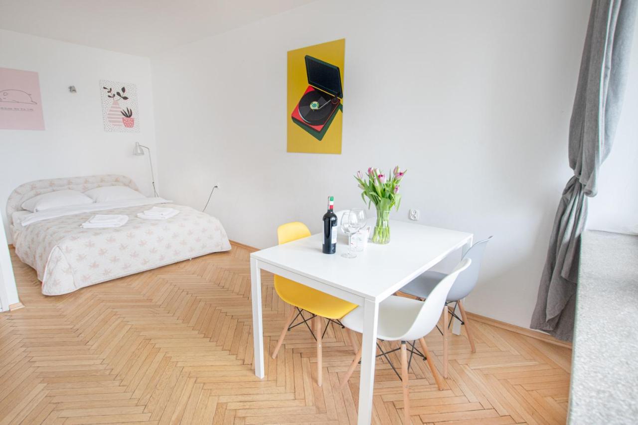 Amazing View And Great Location. Ratusz Arsenal. Appartement Warschau Buitenkant foto
